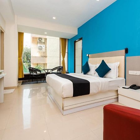Hotel Aura - Near Malad Link Road 고라이 외부 사진