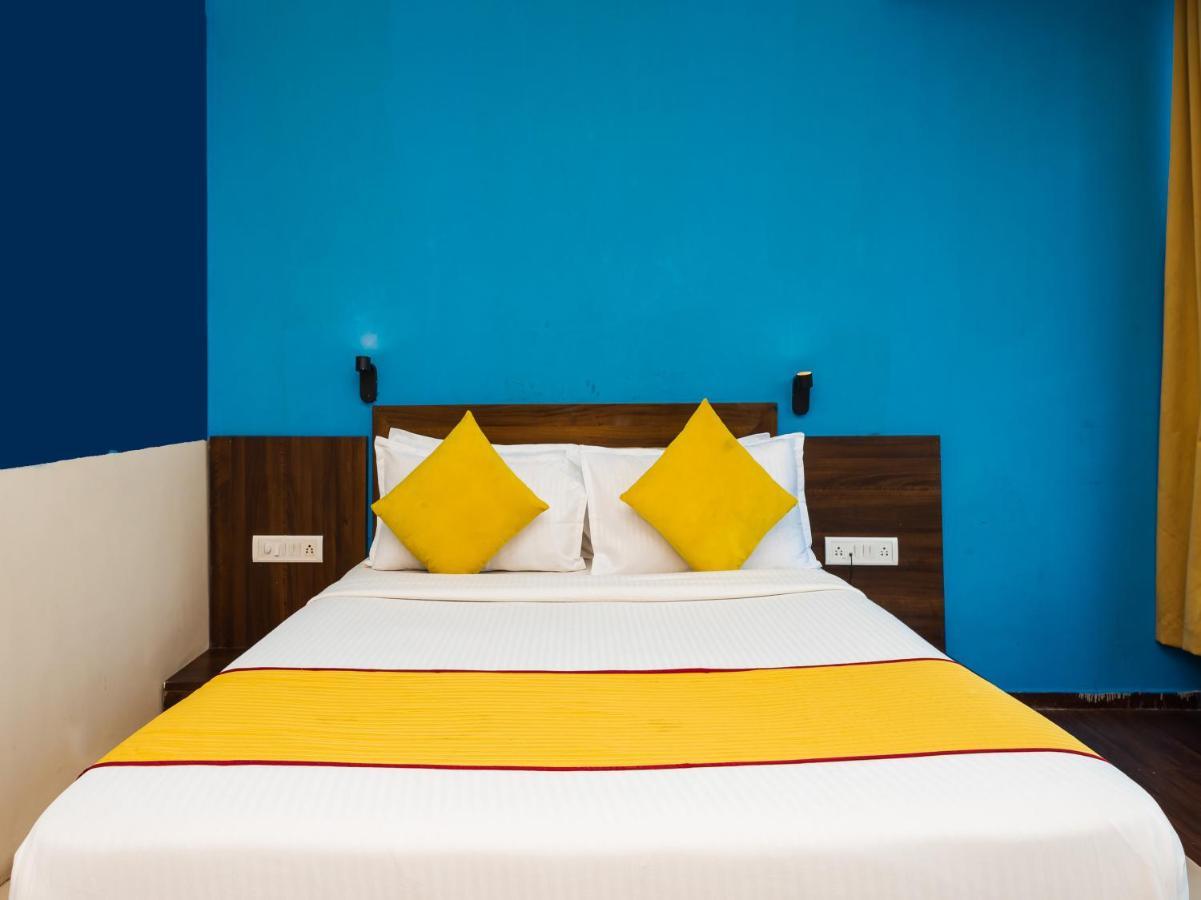 Hotel Aura - Near Malad Link Road 고라이 외부 사진
