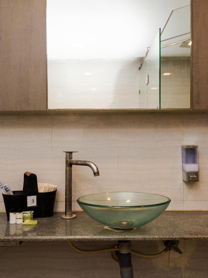 Hotel Aura - Near Malad Link Road 고라이 외부 사진