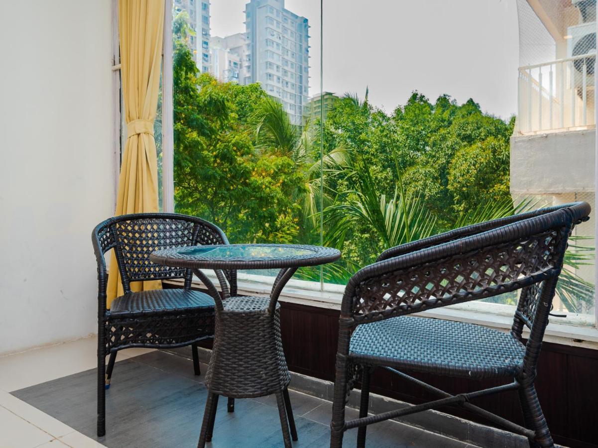 Hotel Aura - Near Malad Link Road 고라이 외부 사진