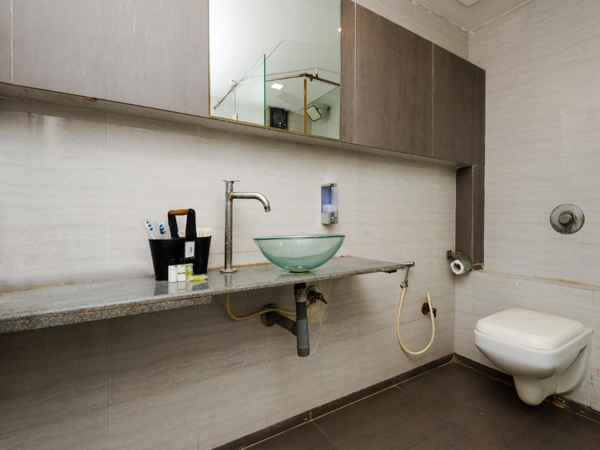 Hotel Aura - Near Malad Link Road 고라이 외부 사진