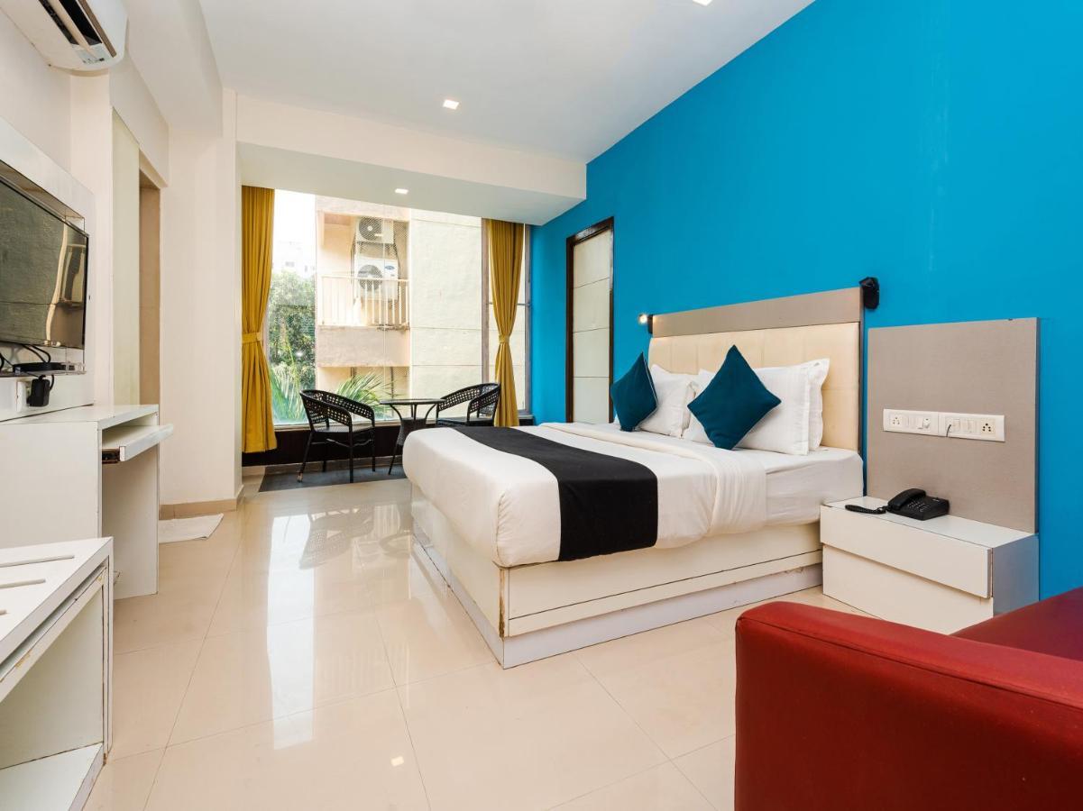 Hotel Aura - Near Malad Link Road 고라이 외부 사진