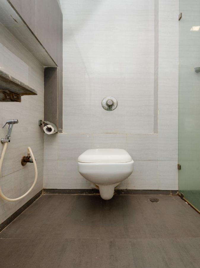 Hotel Aura - Near Malad Link Road 고라이 외부 사진