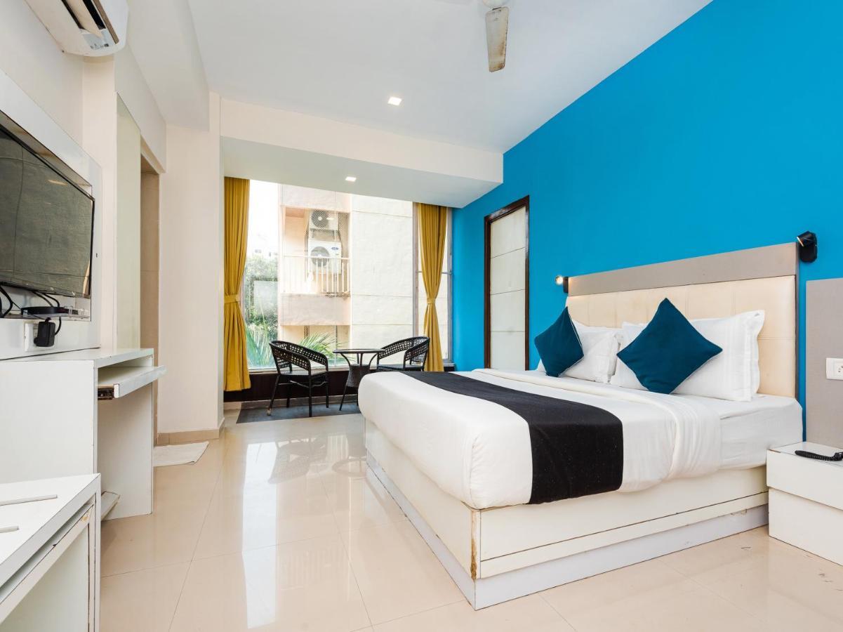Hotel Aura - Near Malad Link Road 고라이 외부 사진